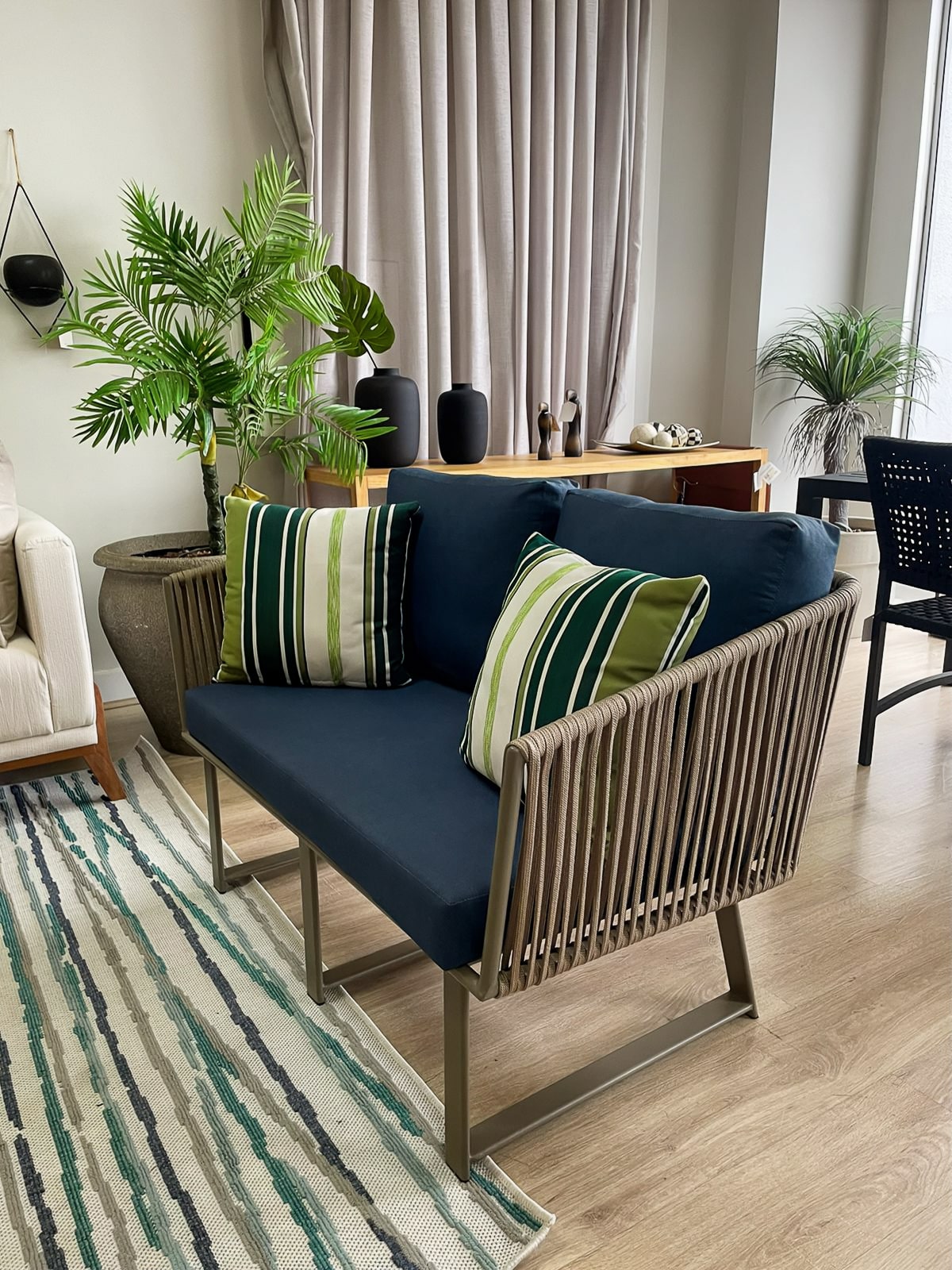 Área externa com design exclusivo da Eleva Home Store
